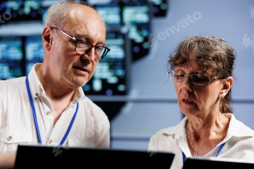 Preview: Managers monitoring mainframes