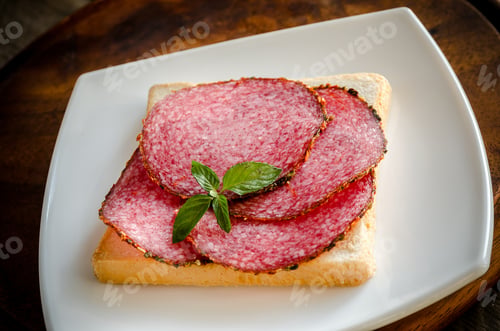 Preview: Toast with italian salami