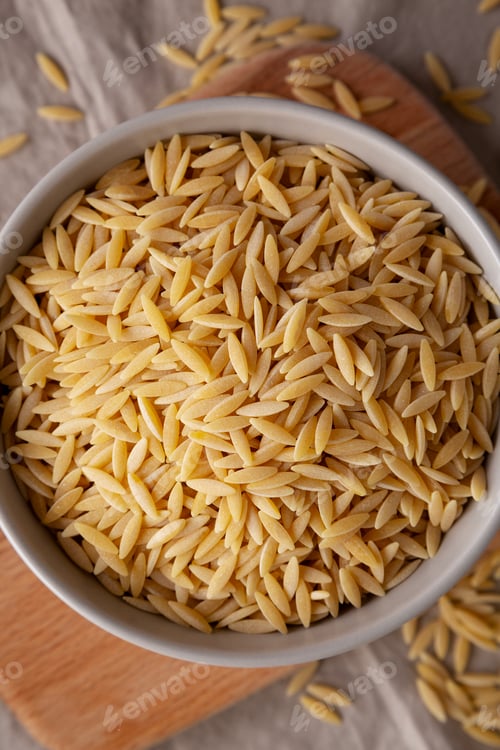 Preview: Organic Dried Orzo Pasta in a Bowl, top view.