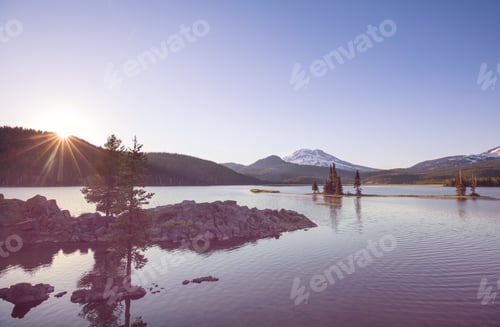 Preview: Lake in Oregon