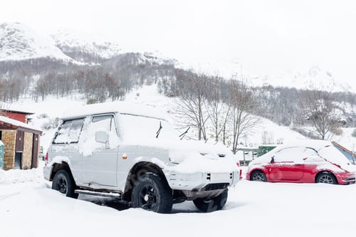 Preview: White 4x4 off-road car