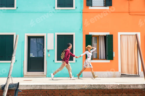 Preview: Couple travelling in Venice, Italy