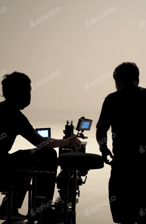 Preview: Behind the scenes of silhouette working people that making movie.