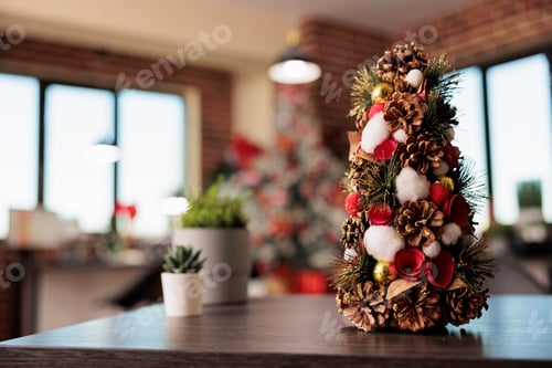 Preview: Artificial christmas tree in office