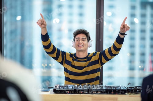 Preview: DJ playing music to celebrate the new year 2020.