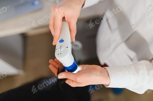 Preview: Microscopic examination of the hair and skin of the scalp