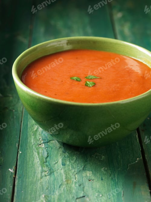 Preview: Close up of bowl of tomato soup