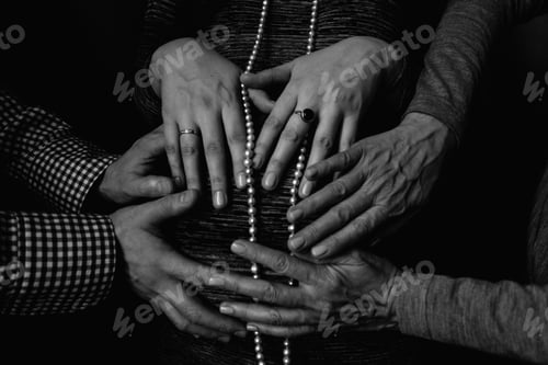 Preview: hands of pregnancy and generation