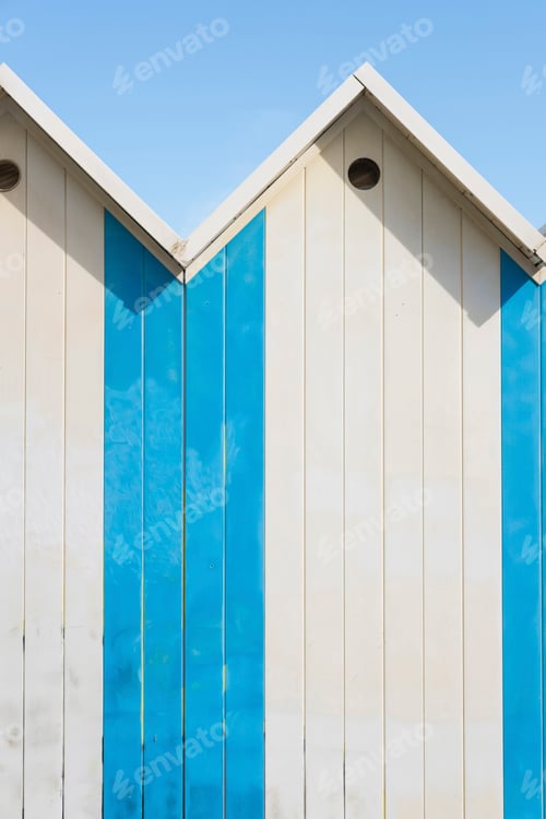 Preview: Colorful beach huts and sunny sky