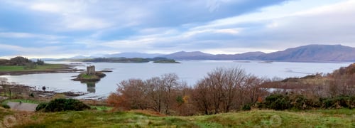 Preview: Loch Laich and Castle Stalker in Scotland