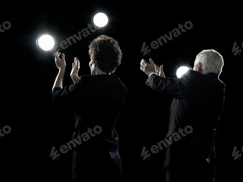 Preview: Politicians clapping
