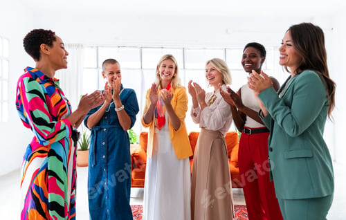 Preview: Group of businesswomen meeting in the office