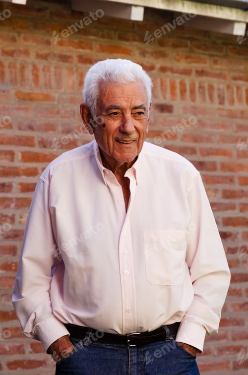 Preview: Portrait of a senior white haired man.