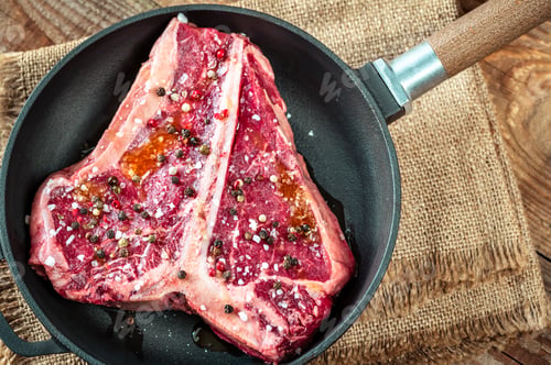 Preview: Raw beef steak