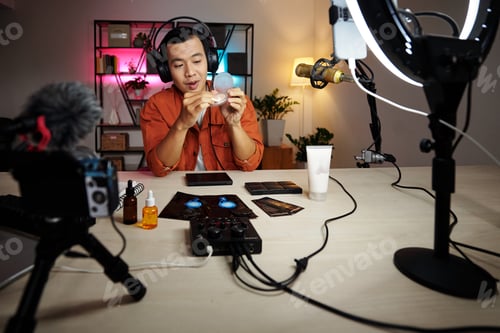 Preview: Beauty Blogger Testing New Face Powder