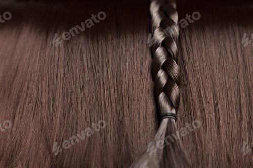 Preview: Closeup on luxurious glossy hair
