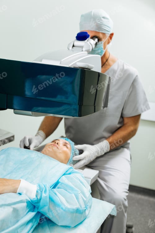Preview: Professional skilled doctor working in the clinic
