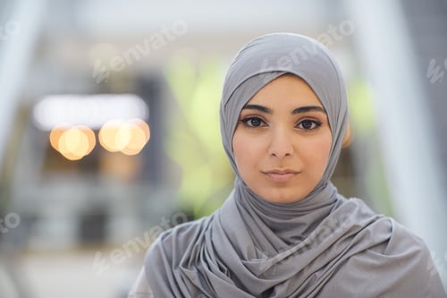 Preview: Beautiful Arab Woman in City