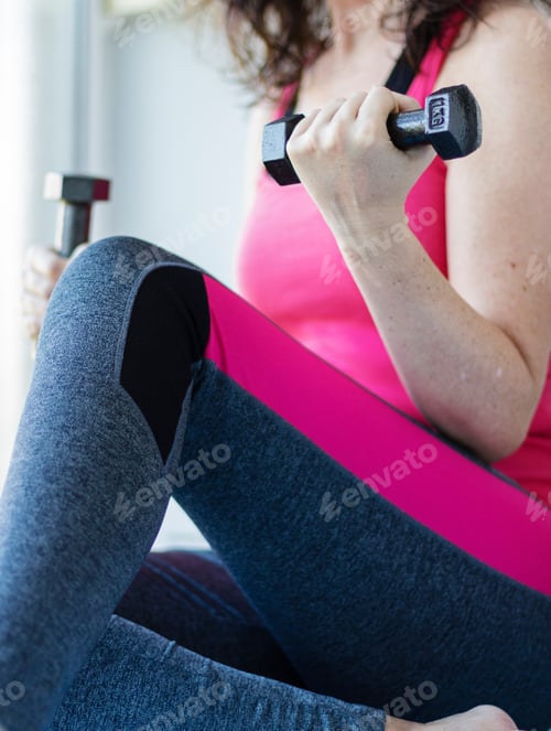 Preview: Exercising at home, Exercise at home, home fitness, home gym, lifestyle, health,