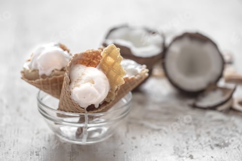 Preview: Vanilla-coconut ice cream in a waffle cone