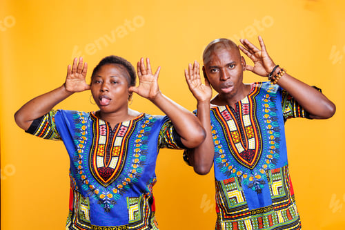 Preview: Couple showing silly grimace together