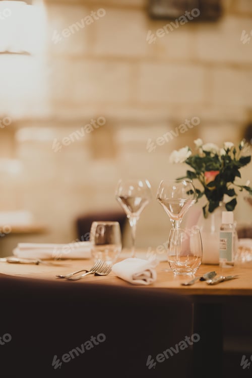 Preview: Wine glasses