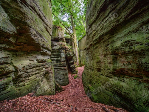 Preview: Impressive rock formations in Berdorf forest