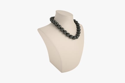 Preview: Black beaded necklace on mannequin