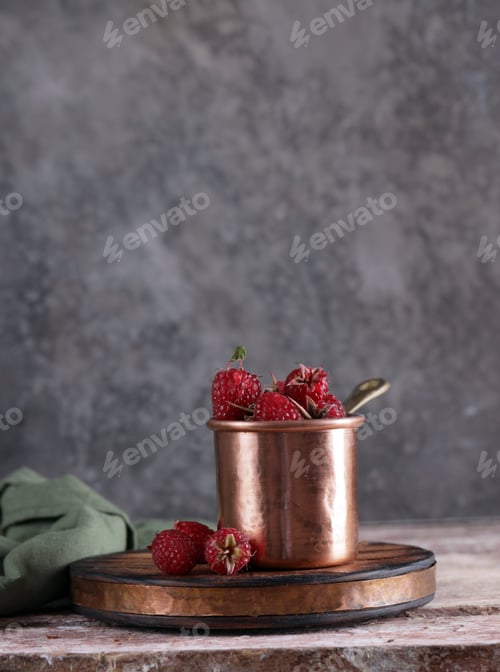 Preview: Ripe Raspberries