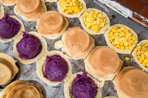 Preview: Traditional Taiwanese Snacks Of Wheel Pies In Red Beans And Taro