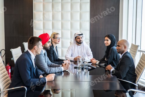 Preview: Business team in Dubai