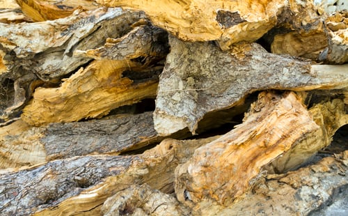 Preview: Background of dry, roughly chopped firewood