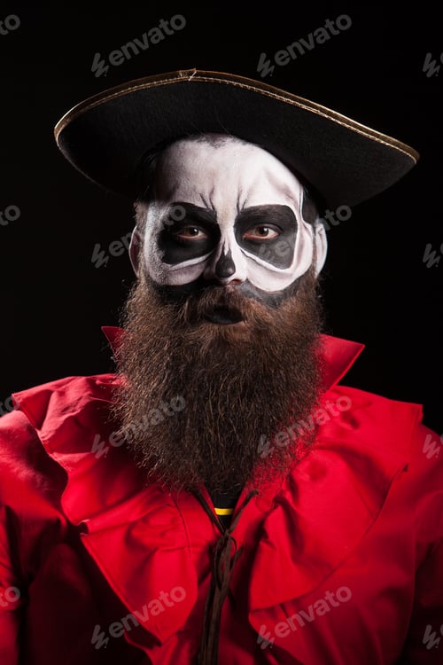 Preview: Handsome with a beard dressed up like dangerous pirae