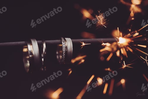 Preview: Macro shot of wedding rings