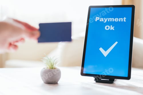 Preview: Contactless payment with credit card through tablet