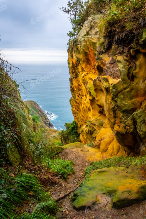 Preview: The beautiful views of the sea from Mount Ulia in the city of San Sebastian