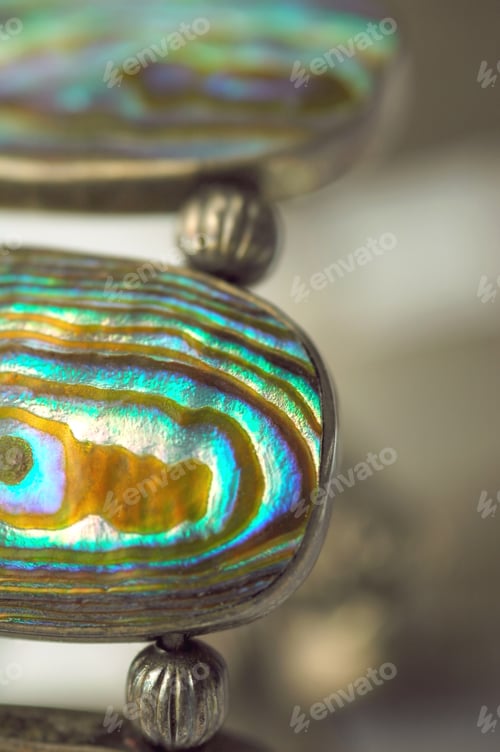 Preview: mother of pearl