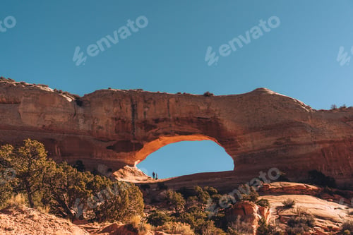 Preview: Arch in Utah desert