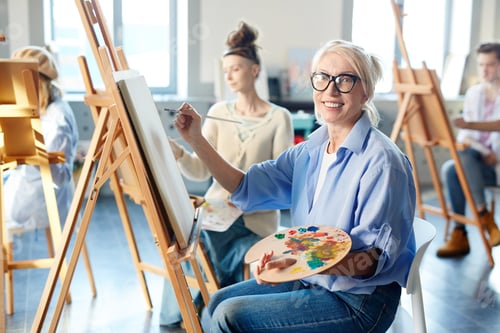 Preview: Woman by easel