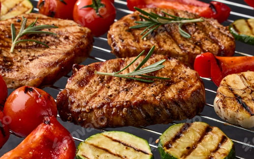 Vista previa: freshly grilled steaks