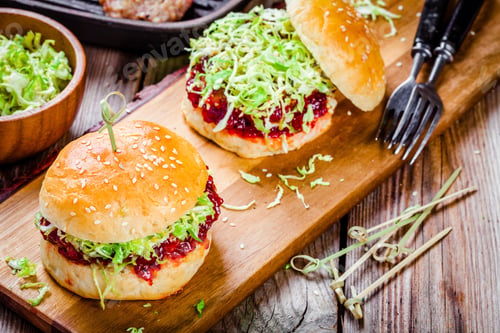 Preview: Burgers with a cutlet of turkey, cranberry sauce and salad