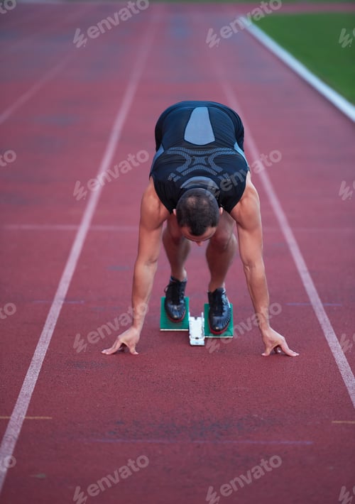 Preview: Athletic man start