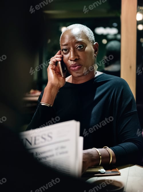 Preview: Business people discussing work agreement