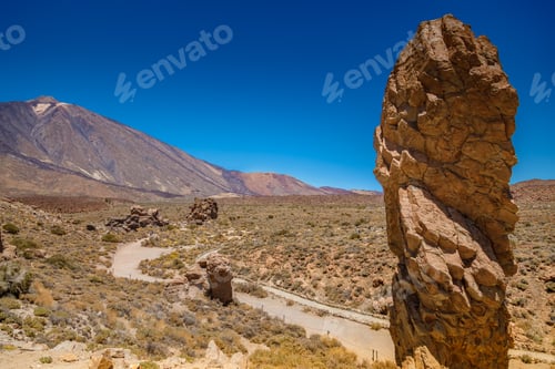 Preview: Breathtaking view of the Roques De Garcia rock formation in Tenerife with Mount Teide