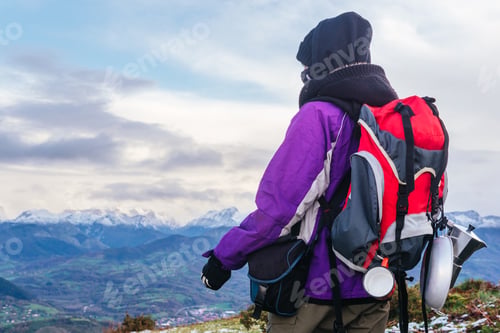 Preview: Hiker taking a break