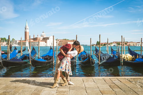 Preview: Couple travelling in Venice, Italy