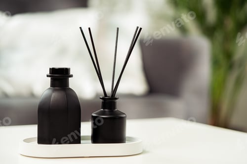 Preview: Aroma diffuser bottle with sticks in living room