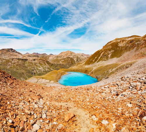 Preview: Elevated view of lake in mountains
