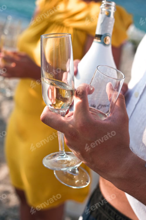 Preview: wedding champagne