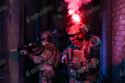 Preview: Expert team of soldiers attacking enemy during military operation, Army soldiers in protective